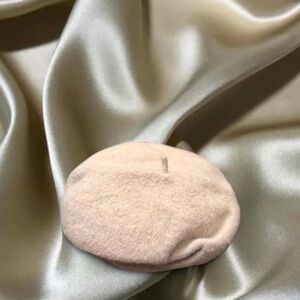 Soft Cream Wool Beret